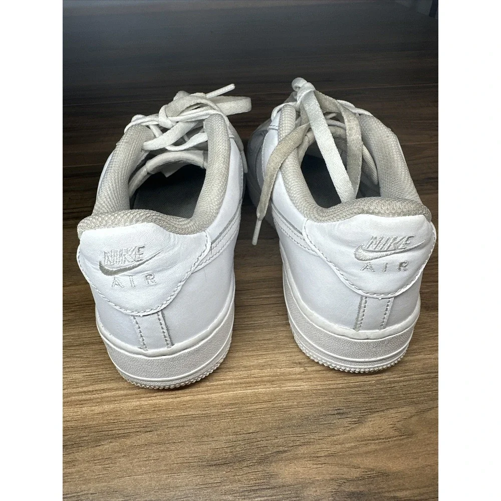 Nike this shoes